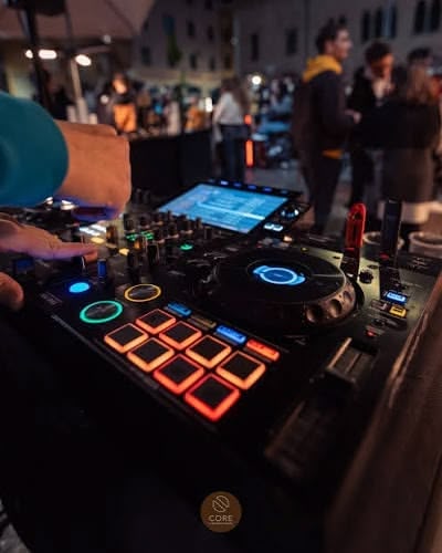 Serata con DJ set organizzata da CORE nel centro di Cento